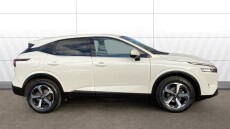 Nissan Qashqai 1.3 DiG-T MH N-Connecta 5dr Petrol Hatchback